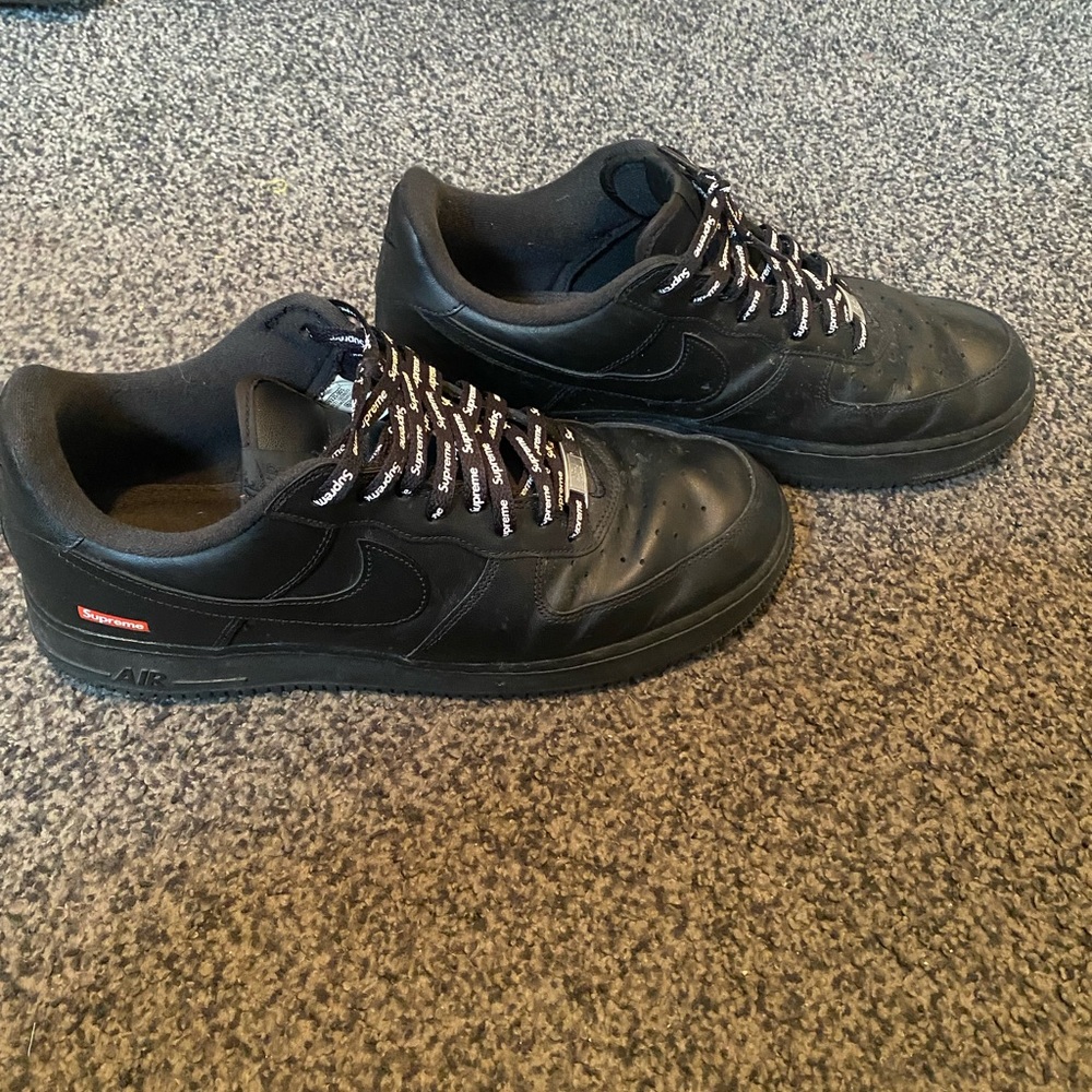 Supreme black Air Force men’s